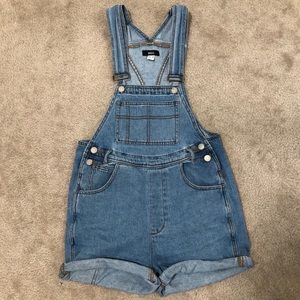 BDG Overall Jean Shorts XS
